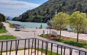 2 Bedroom Beautiful Apartment In Plomin Luka