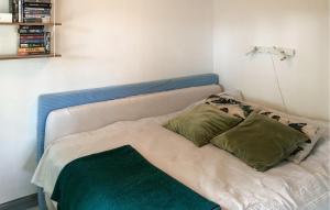 2 Bedroom Amazing Home In Gärsnäs