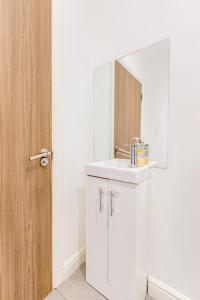 Lovely Comfy Double Bedroom with secure parking