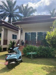 Lay Back Villa C2 with Kitchen & High speed Internet - 3hvězdičkové hotely ve městě Krabi