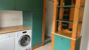 Villas Villa, centre-ville, Paris, Disneyland, Ascenseur, Parkings : photos des chambres