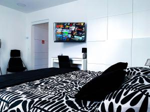 Octagon Main Square Apartment 