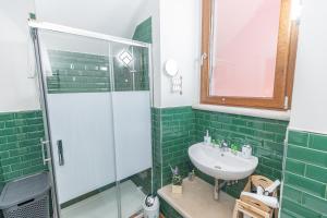 CENTRO STORICO Redmood House a 5 min dal Mare, Aria Condizionata, Wi-Fi e Netflix