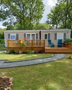 Mobil-home spacieux et confortable avec terrasse bien exposée - Anet