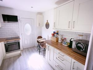 Entire 3-Bedroom Home in Oldham - Guest house