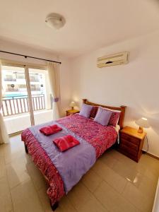 C5 Vanessa Poolside Apartment