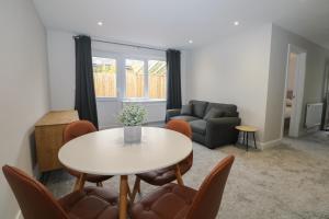 The Secret Cottage 5A