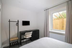 The Secret Cottage 5A