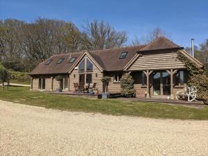 The Barn New Forest Free Paddle boarding & free Zip wire.