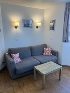 2 pièces avec piscine, 150 m de la plage.