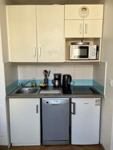 2 pièces avec piscine, 150 m de la plage.