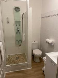 Hotels Logis Hotel Le Cygne : photos des chambres