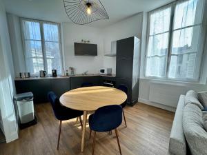 Appartements Centre ville terrasse et vue Chateau : photos des chambres