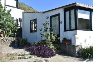 Casita de la Montaña de María - Pedro Álvarez