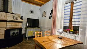 Jaworowy Stok z widokiem na góry i ogrodem