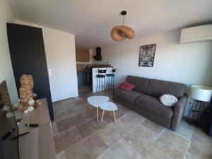 Maison au pied de la st victoire avec piscine