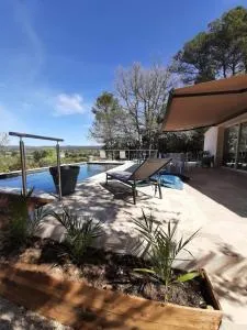Maison au pied de la st victoire avec piscine - Pourcieux