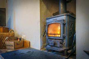 Rose Cottage - Garden, parking and near a Pub