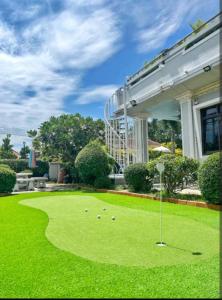 Golden Golf Garden Pool Villa