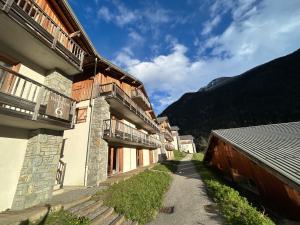 Appartements Studio Orelle 3 Vallees - Spa & Piscine - Apt 006 : photos des chambres