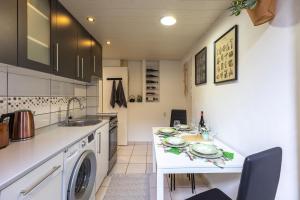 Eighth Wonder Apartment