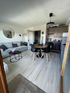 Vincenzo appart, Studio Confortable à Nendaz, accès Direct au Télécabine de Tracouet et Parking Souterrain Inclus