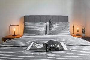 Nearly Oceanfront Blue 3 Bedroom Spacious Villa