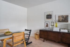 Photographers house close to the metro