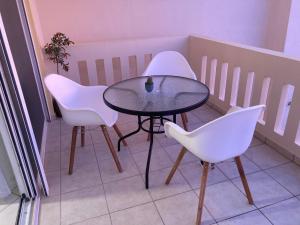 Stephanies Place - Charming Apartment with Sea View