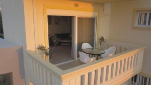 Stephanies Place - Charming Apartment with Sea View