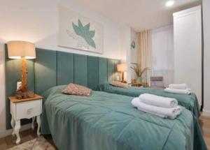 Apartamento Antonio with sea view,Torrevieja,50 m from Playa Acequion plus swimming pool