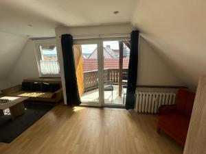 2,5 Raum Ferienwohnung möbliert Dachgeschoss Niederorschel