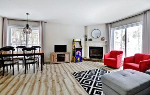 Condo 204 33 Chemin du Hameau by Les Chalets Alpins