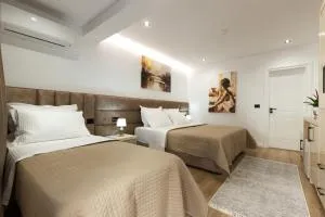 CastleView Inn - Kardhiqi