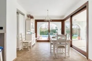 Serene Pool Villa on the Lagoon - Scanarello