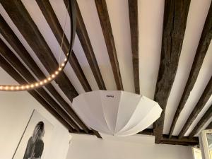 appart atypique, très Design Le Marais-Paris