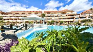 Royal Garden Sea Views by Deihu Experiences