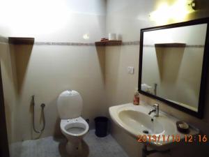 WOODEN CHALET ON THE RIVER BANKS