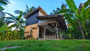 Tropical Haven with Dedicated Office Space in Siargao