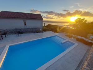 Family friendly house with a swimming pool Dramalj, Crikvenica - 22827 