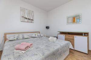Family-friendly apartments with swimming pool Makarska - 22975