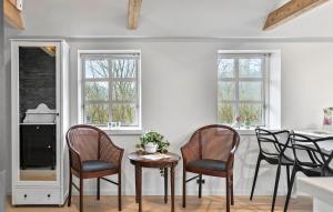 2 Bedroom Cozy Home In Haarby