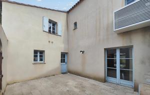 Nice Home In Saint-Laurent-De-La-Ca