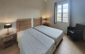 Maisons de vacances Lovely Home In Saint-laurent-de-la-ca With Kitchen : photos des chambres