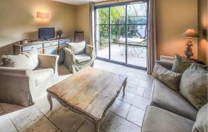 Lovely Home In Stlaurent-De-La-Cabr