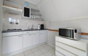 Amazing Home In Vlagtwedde With Wifi