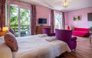 Lovely Apartment In Chlapowo With Wifi