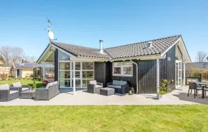 Awesome Home In Juelsminde With Wifi - Glud