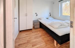 3 Bedroom Lovely Home In Löttorp