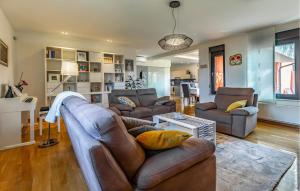 3 Bedroom Lovely Home In Pula